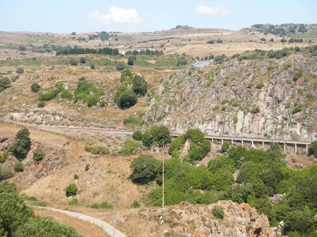 מקומר B&B I Tre Nuraghi מראה חיצוני תמונה